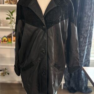 Fits and Wright big Chic Black‎ Leather Coat